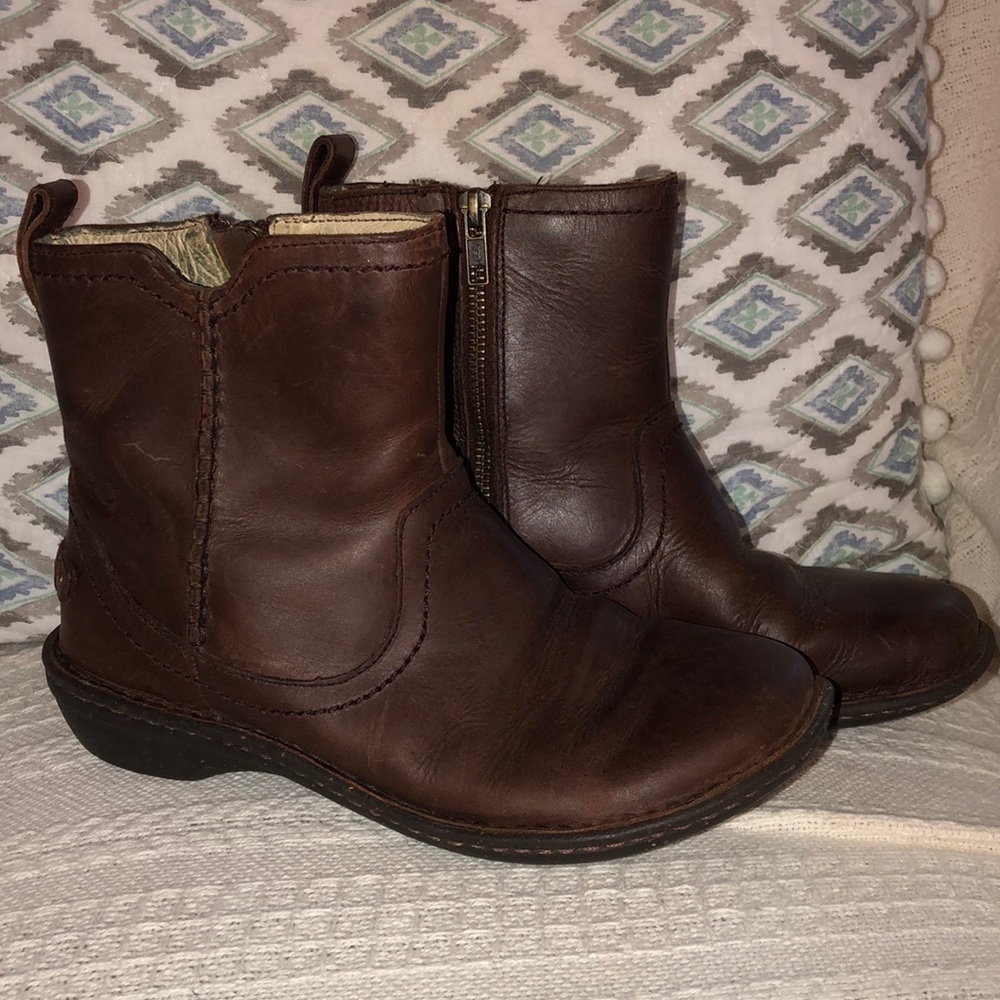 Ugg Neevah Sheep lines boots